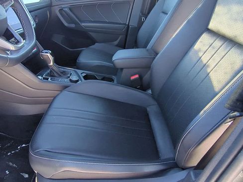 Used 2023 Volkswagen Tiguan SE R-Line image 14