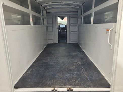 Certified 2022 Ford Transit 350 w/ Interior Upgrade Package RWD image 29