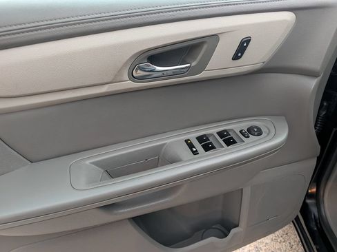 Used 2017 Chevrolet Traverse LT AWD/4WD image 9