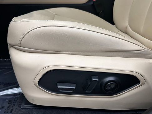 Used 2022 Jeep Grand Cherokee Limited 4xe image 17