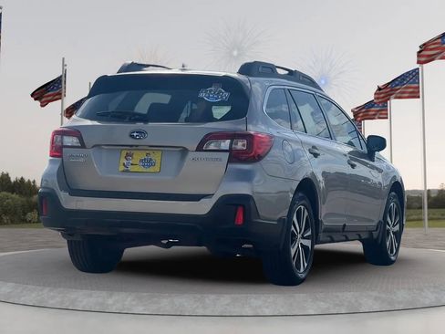 Used 2018 Subaru Outback 2.5i Limited AWD/4WD image 7