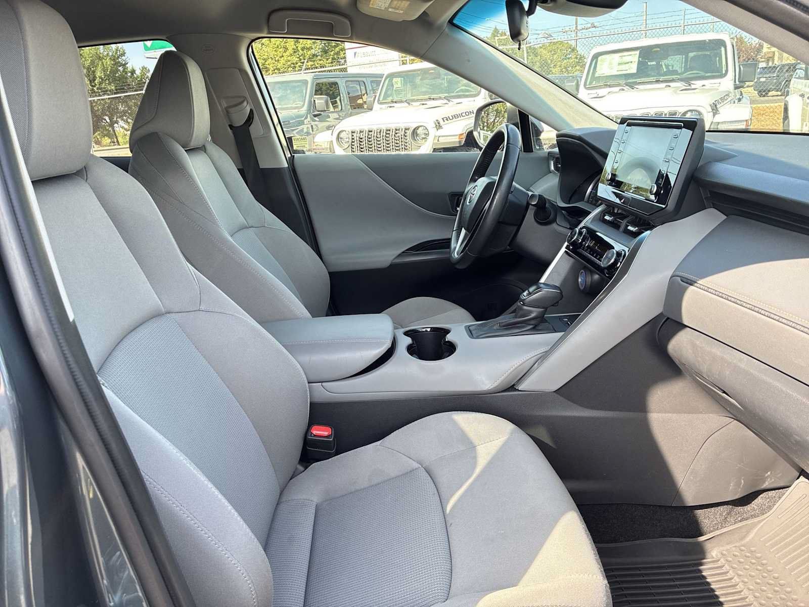Used 2021 Toyota Venza LE AWD/4WD image 25