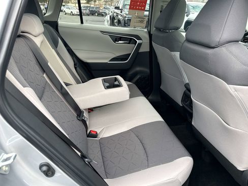 Used 2025 Toyota RAV4 XLE w/ Convenience Package image 17