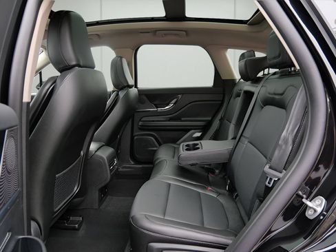 Used 2025 Lincoln Corsair AWD w/ Equipment Group 101A image 11