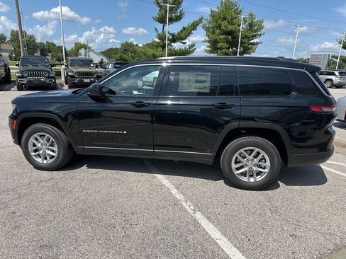 New 2025 Jeep Grand Cherokee L Laredo w/ Luxury Tech Group I AWD/4WD image 19