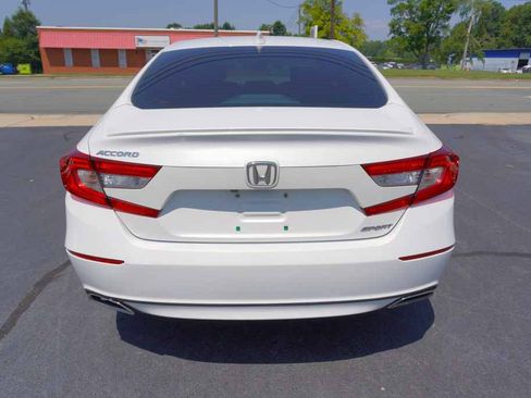 Used 2019 Honda Accord Sport image 7