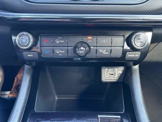 Certified 2025 Jeep Compass Latitude w/ Altitude Special Edition AWD/4WD image 17