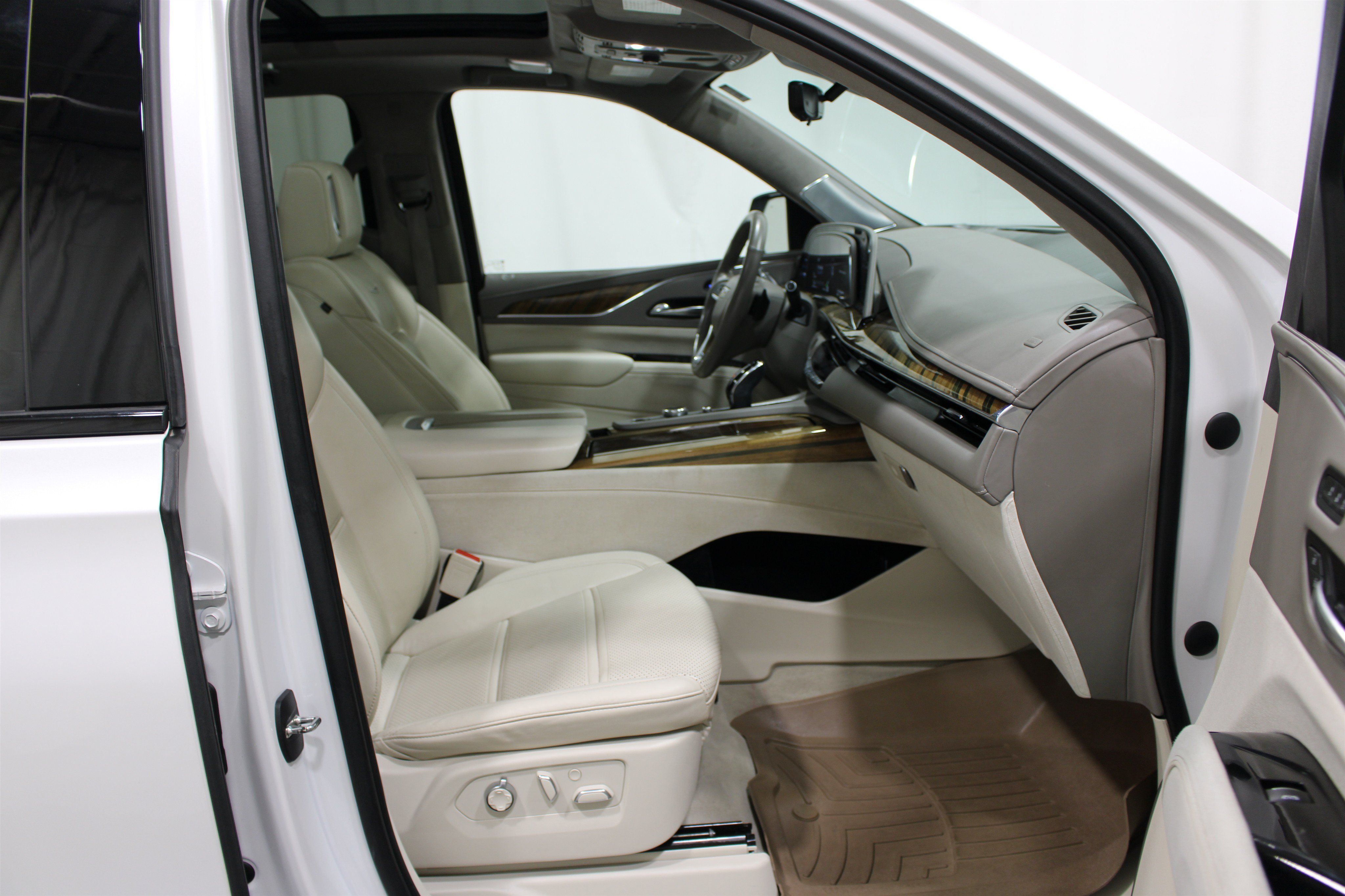 Used 2023 Cadillac Escalade Sport Platinum AWD/4WD image 30