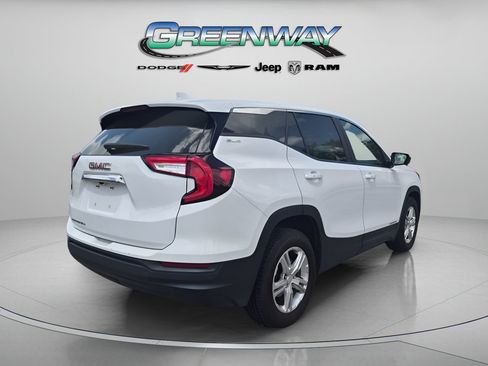Used 2024 GMC Terrain SLE FWD image 3