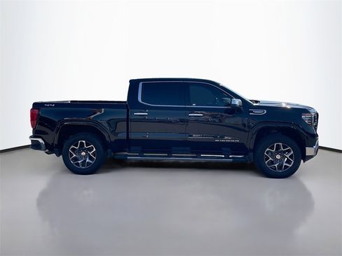 Used 2022 GMC Sierra 1500 SLT image 8