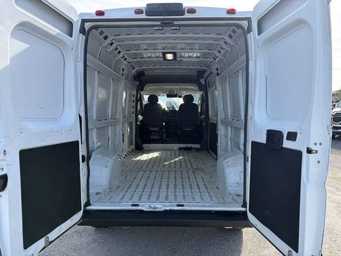 Used 2025 RAM ProMaster 2500 w/ Convenience Group FWD image 5