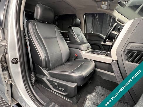 Used 2019 Ford F250 Lariat w/ Chrome Package image 4