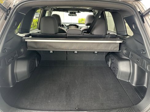 Used 2025 Subaru Forester Premium AWD/4WD image 17