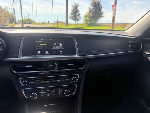 Used 2018 Kia Optima LX image 14