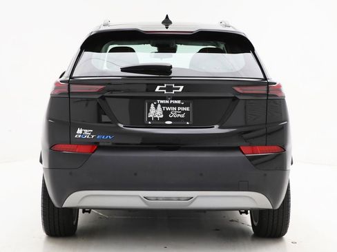 Used 2023 Chevrolet Bolt EUV LT w/ Comfort Package image 7