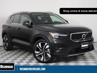 Certified 2025 Volvo XC40 B5 Plus image 1