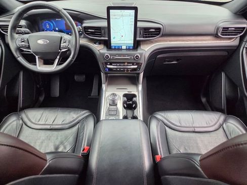 Used 2020 Ford Explorer Platinum w/ Premium Technology Package AWD/4WD image 15