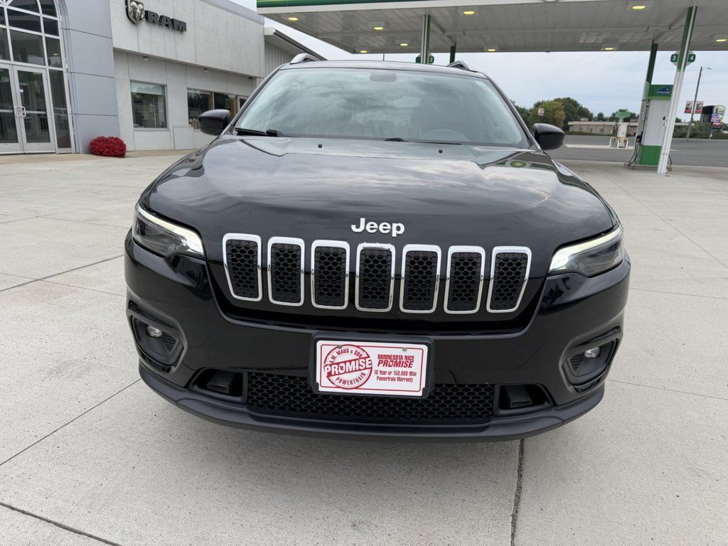 Used 2019 Jeep Cherokee Latitude Plus w/ Comfort/Convenience Group AWD/4WD image 3