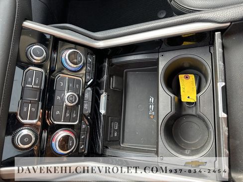 Used 2021 GMC Yukon XL Denali w/ Denali Premium Package image 18