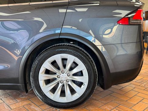 Used 2018 Tesla Model X 100D image 14