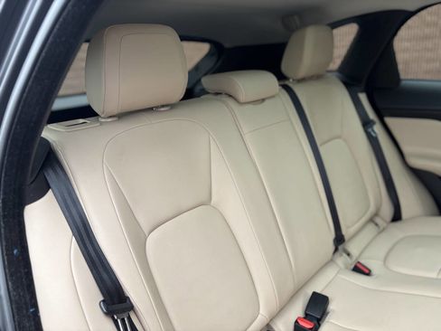 Used 2018 Jaguar F-PACE Premium AWD/4WD image 18