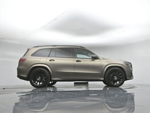 Used 2025 Mercedes-Benz GLS 450 4MATIC image 49
