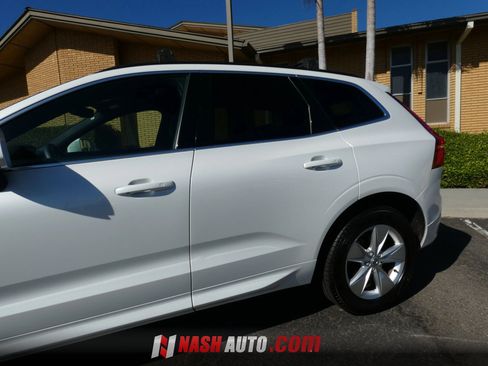 Used 2022 Volvo XC60 B5 Momentum AWD/4WD image 13