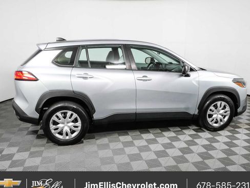 Used 2022 Toyota Corolla Cross L FWD image 2