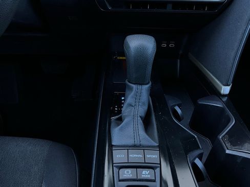 Used 2025 Toyota Camry LE image 23