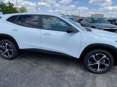 New 2026 Chevrolet Trax RS w/ Driver Confidence Package FWD image 3