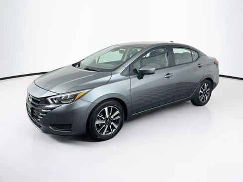 Used 2025 Nissan Versa SV FWD image 3
