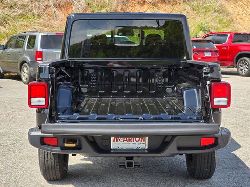New 2026 Jeep Gladiator Sport AWD/4WD image 13