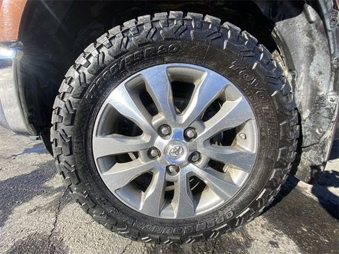 Used 2014 Toyota Tundra Limited w/ Limited Premium Package image 10
