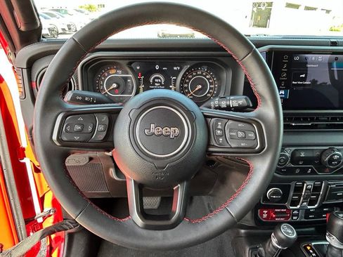 Used 2024 Jeep Wrangler Unlimited Rubicon AWD/4WD image 20