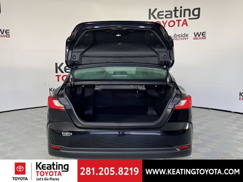 Used 2026 Toyota Camry LE FWD image 17
