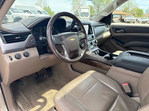 Used 2016 Chevrolet Suburban LT image 31