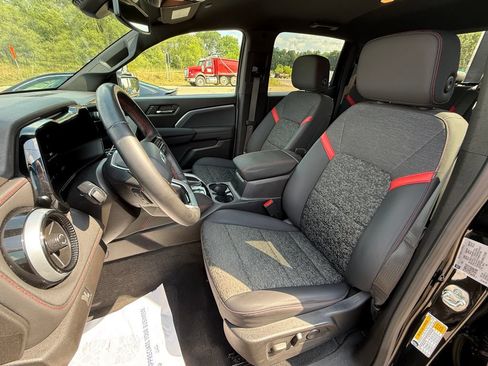 Certified 2024 Chevrolet Colorado Z71 w/ Z71 Convenience Package 2 AWD/4WD image 19