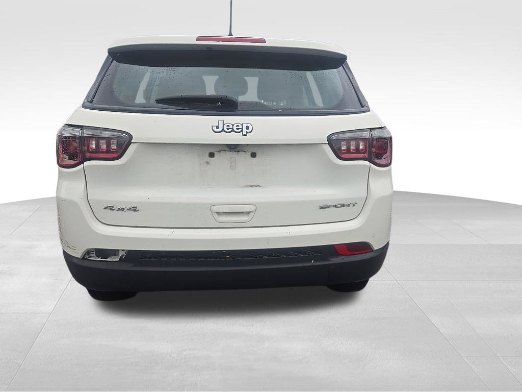 Used 2018 Jeep Compass Sport AWD/4WD image 4