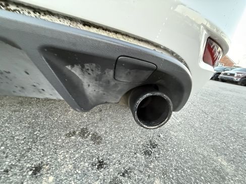 Used 2011 Volkswagen GTI 4-Door image 39