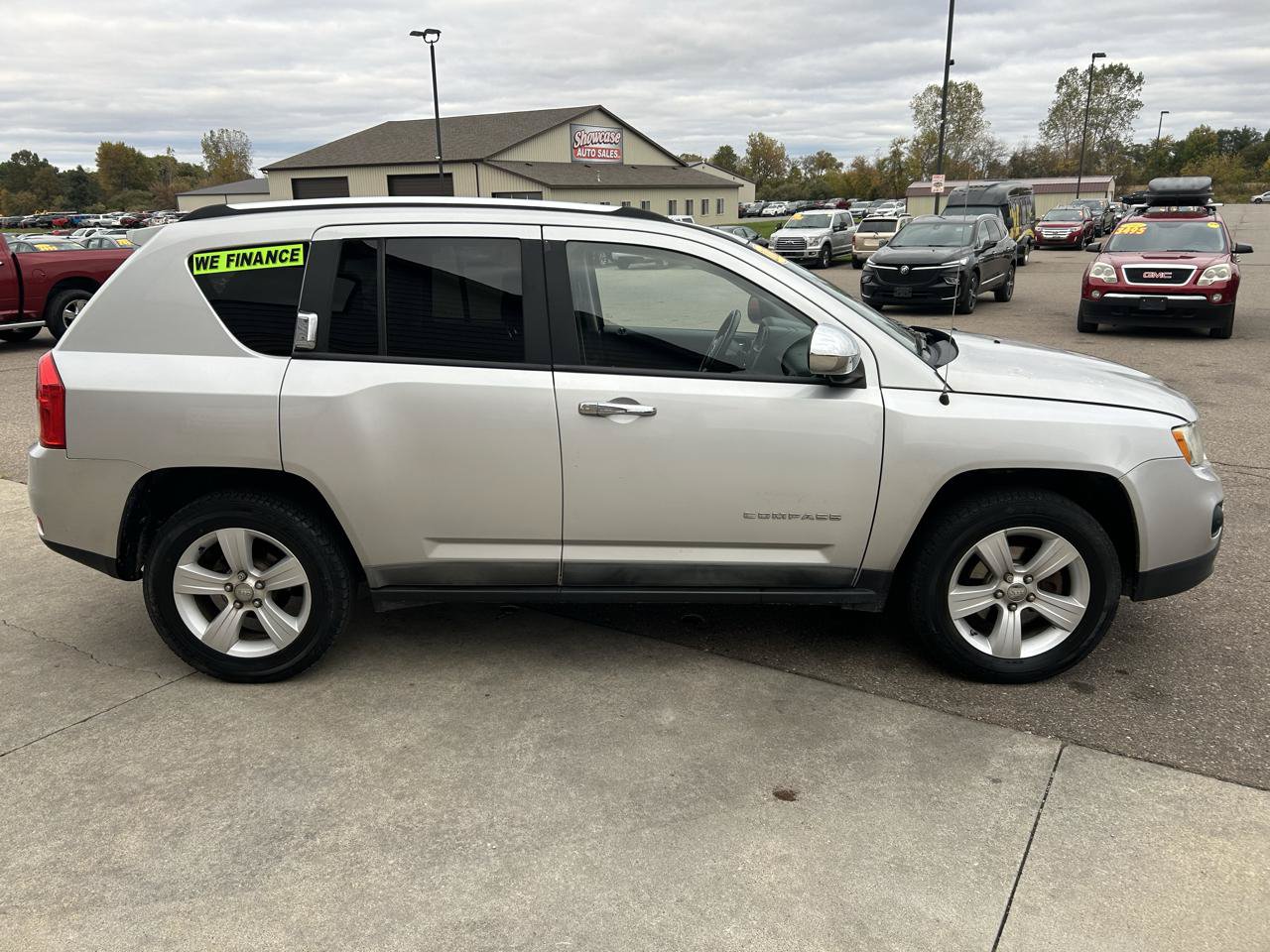 Used 2011 Jeep Compass Latitude AWD/4WD image 4