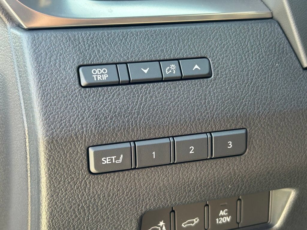 Used 2025 Lexus GX 550 AWD/4WD image 31