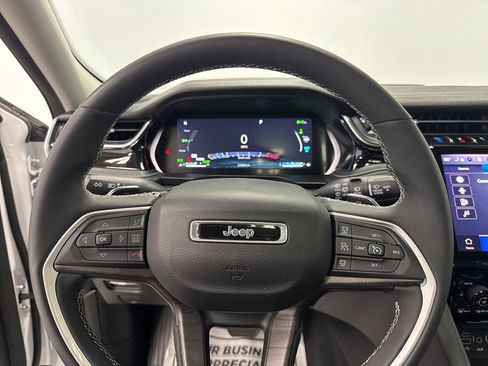 Used 2023 Jeep Grand Cherokee 4WD 4xe image 14