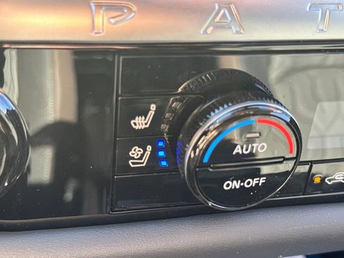 New 2026 Nissan Pathfinder Platinum image 17