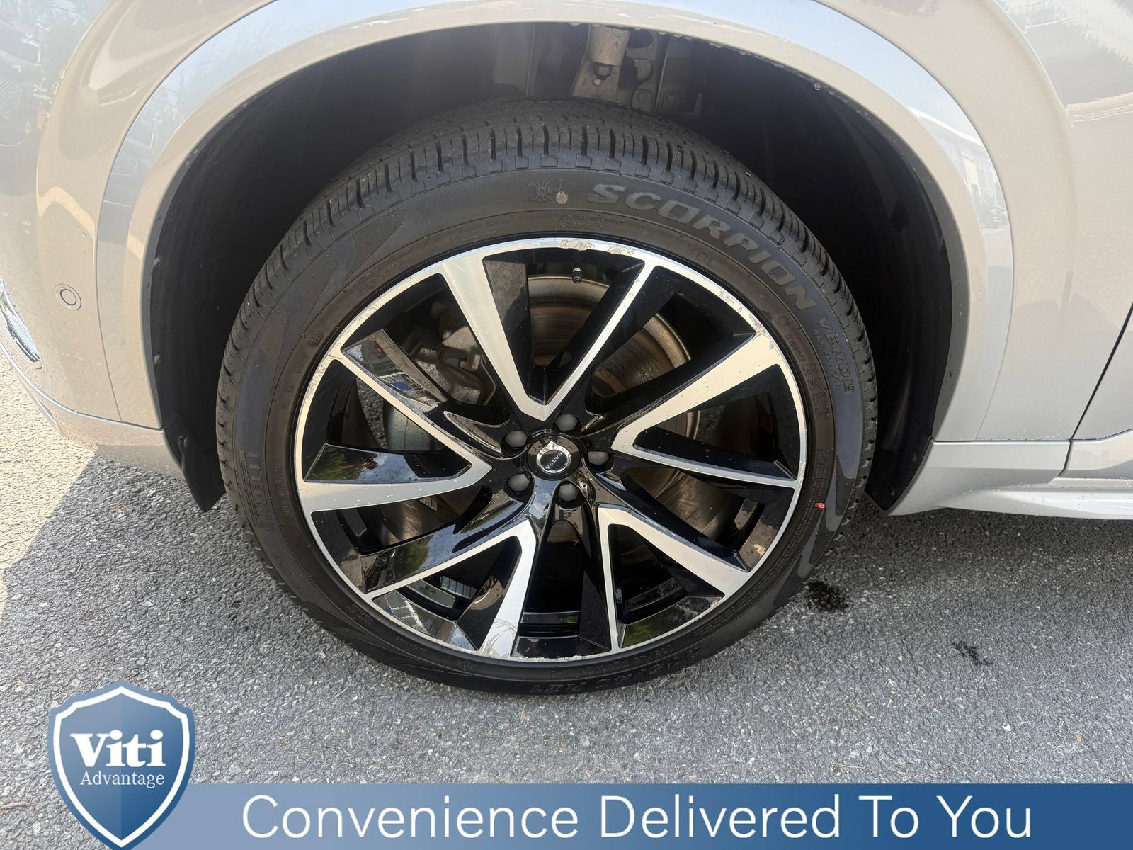 Certified 2023 Volvo XC90 B6 Plus w/ Protection Package Premier AWD/4WD image 12