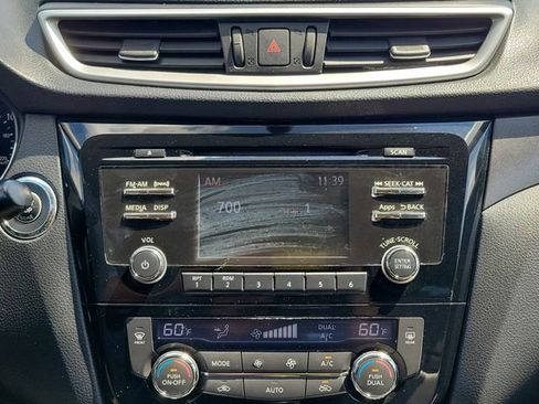Used 2015 Nissan Rogue SV FWD image 23