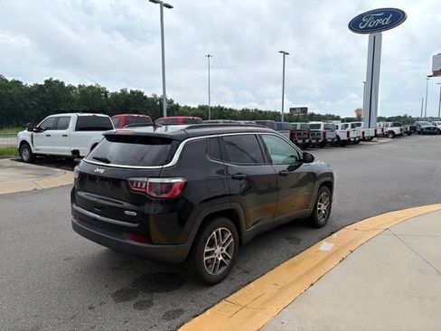 Used 2020 Jeep Compass Latitude FWD image 5