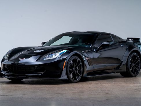 Used 2018 Chevrolet Corvette Grand Sport RWD image 3