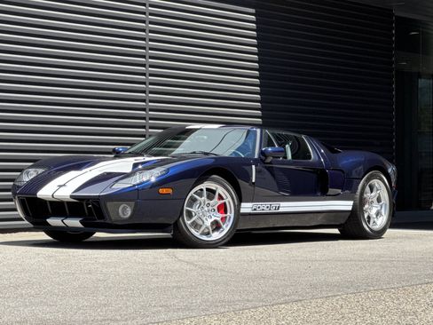 Used 2006 Ford GT RWD image 1