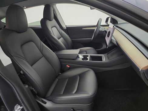 Used 2023 Tesla Model Y Long Range image 18