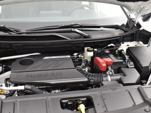 Certified 2025 Nissan Rogue SV image 19